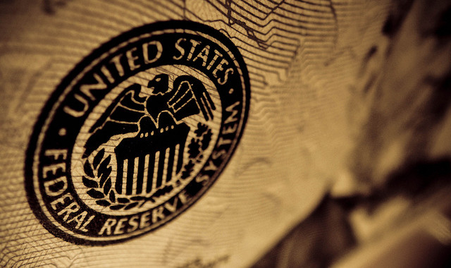 El Ibex pierde un -0,54% a la espera de las actas de la Reserva Federal