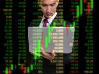 El Ibex comienza la semana subiendo y pone la vista en los 9.000