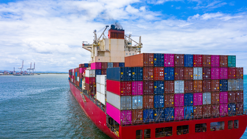 Suez: encalla un barco y tiembla el mundo. ¿Tan frágil es el comercio internacional?