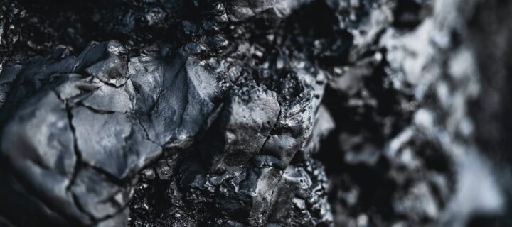 Carbón en el siglo XXI: la fuente de energía que nadie quiere y la que todos necesitan