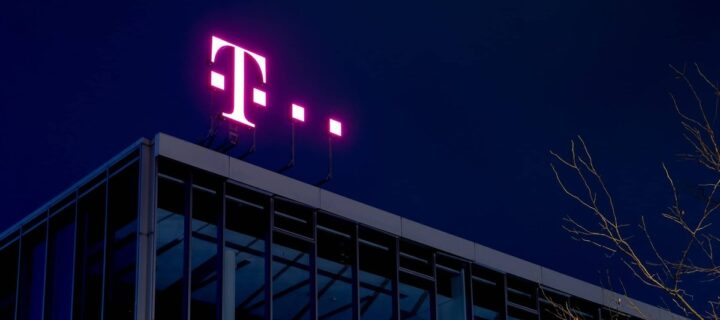 Deutsche Telecom rompe al alza tras 20 años lateral