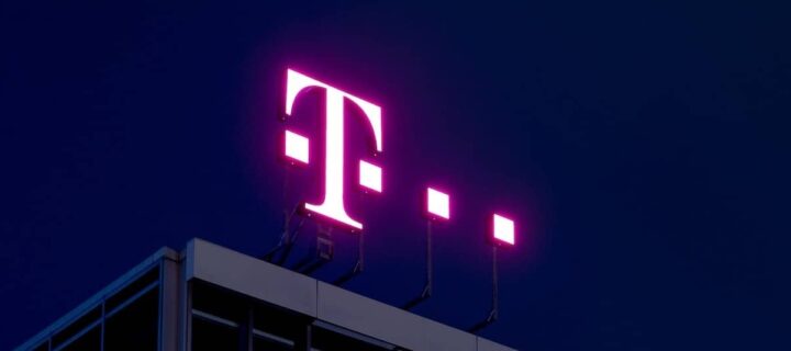 Deutsche Telekom, vuelve a elevar, por tercera vez, su previsión del año