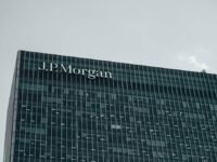 JP Morgan presenta la cifra de ingresos más alta de su historia por el alza de los tipos de interés